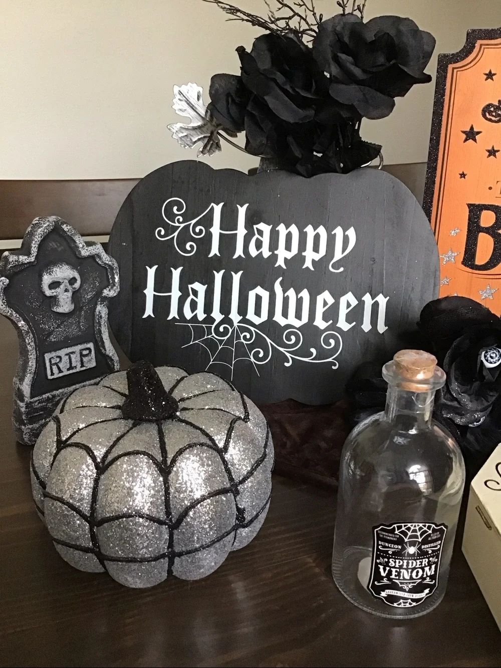 🎃 Halloween decoration lot, signs, pumpkins,tabletop decor